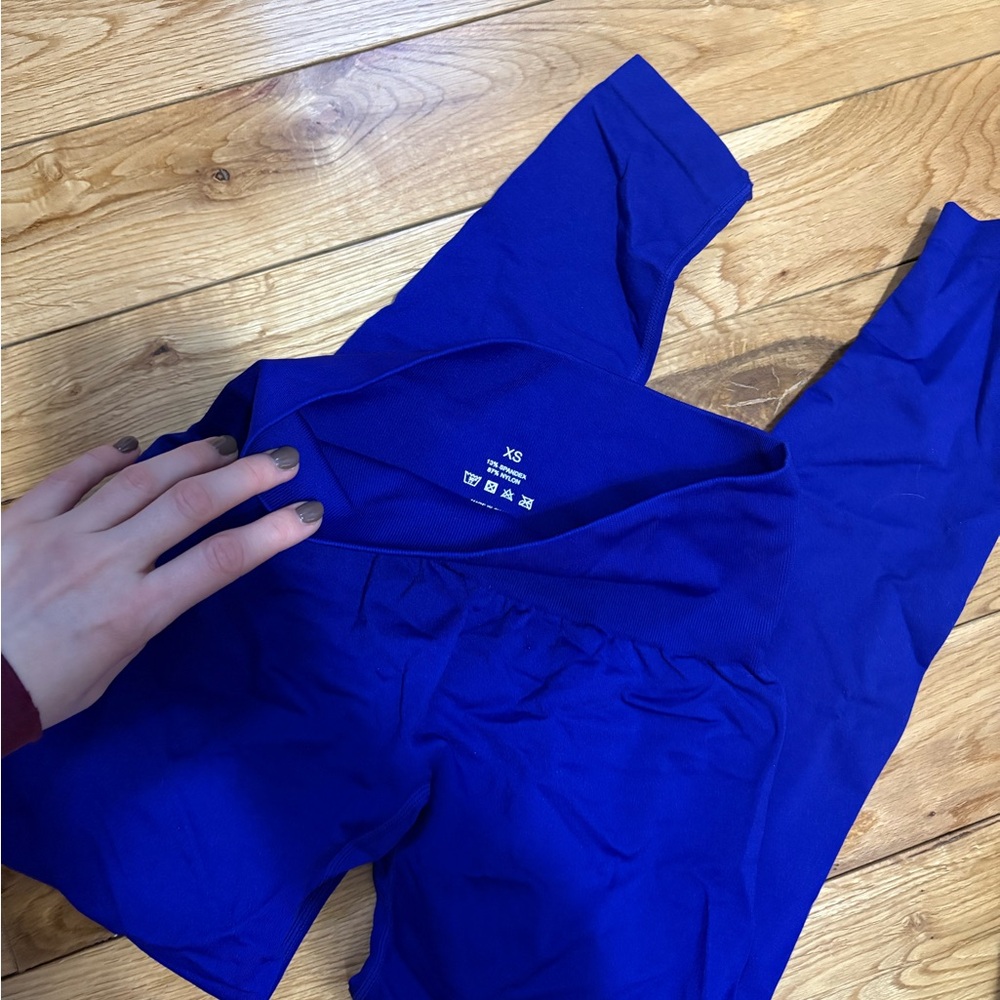 NVGTN Leggings 
XS 
Electric Blue